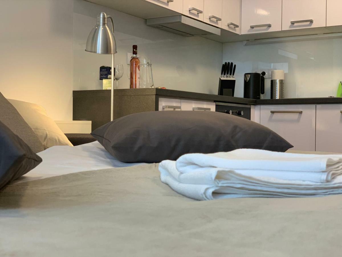 Ap 1 - Apartments 4U Brezinova "Overnight Simply" Градец-Кралове Экстерьер фото