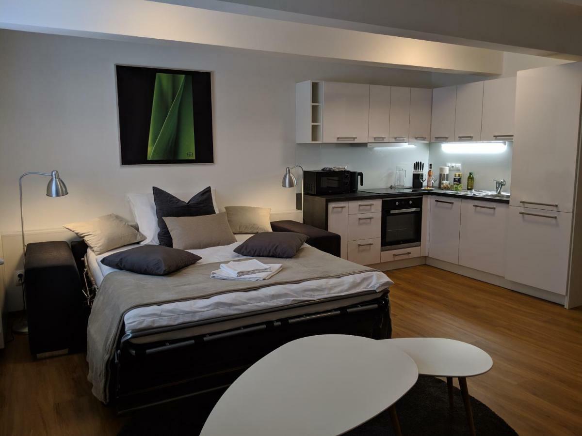 Ap 1 - Apartments 4U Brezinova "Overnight Simply" Градец-Кралове Экстерьер фото
